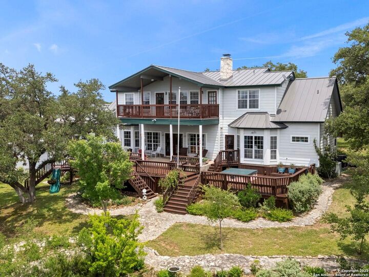 Property Photo: 125 Northlake Cove TX 78063