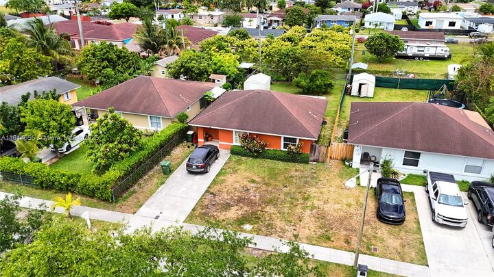 Property Photo:  229 NW 9th Ave  FL 33030 