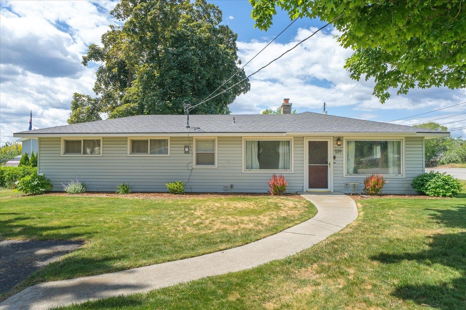 Property Photo: 519 N Bannen Rd WA 99216