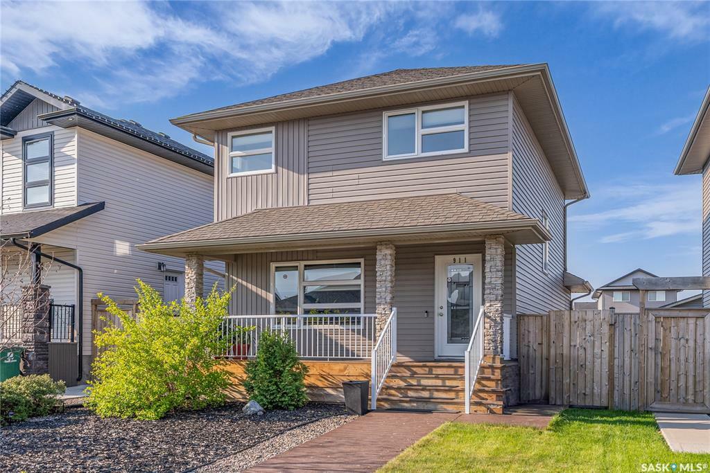 Property Photo: 911 Kloppenburg Crescent SK S7W 0P2