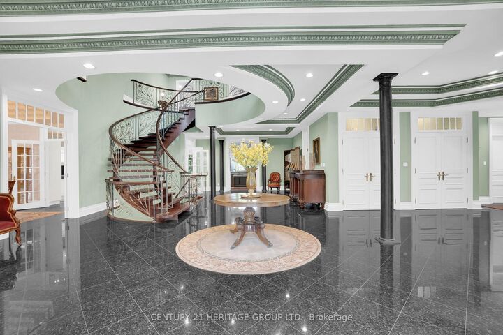 Photo de la propriété: 34 Maryvale Crescent ON L4C 6P8