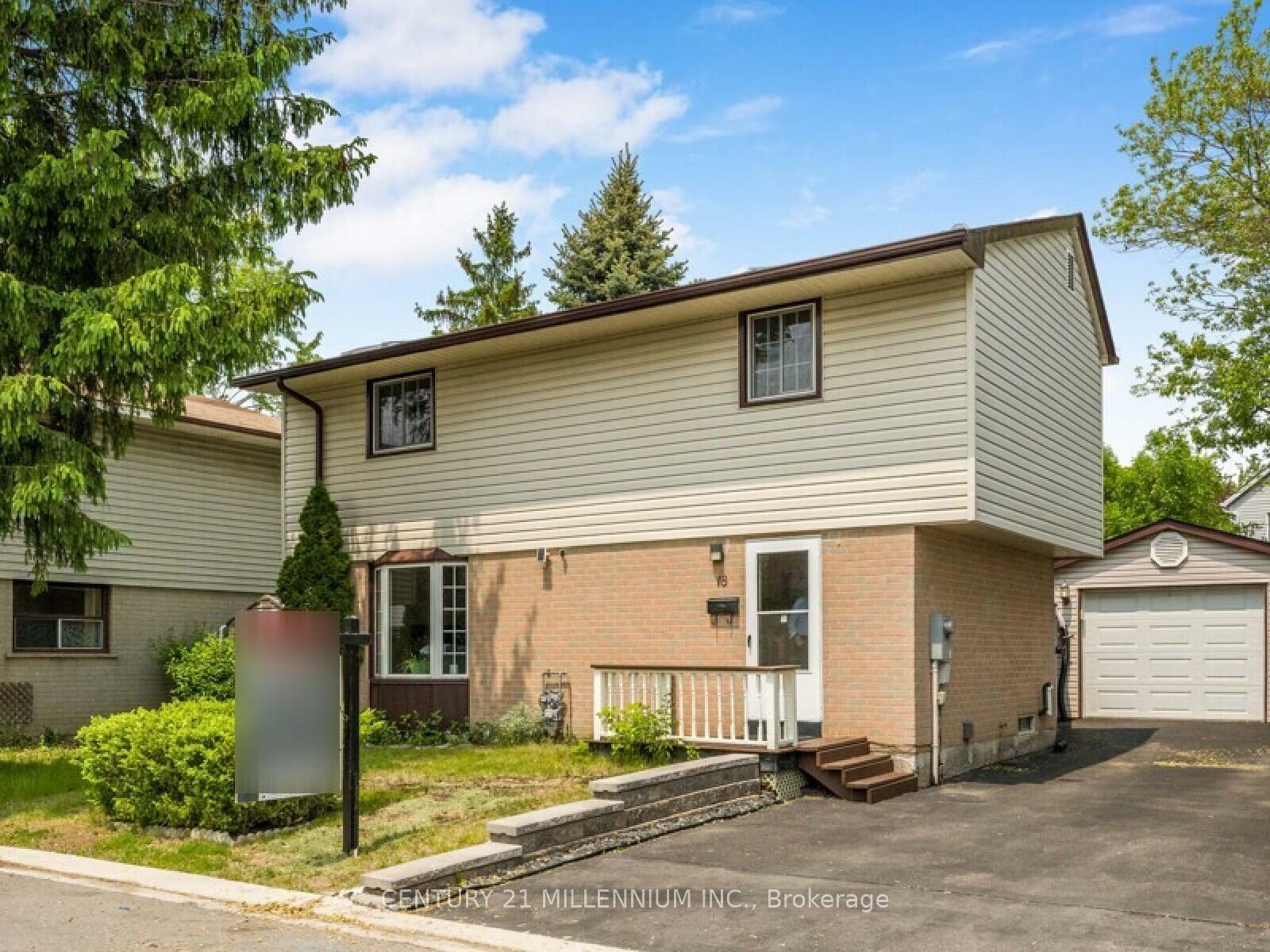 Property Photo: 18 Greenhills Square ON L6S 2J4