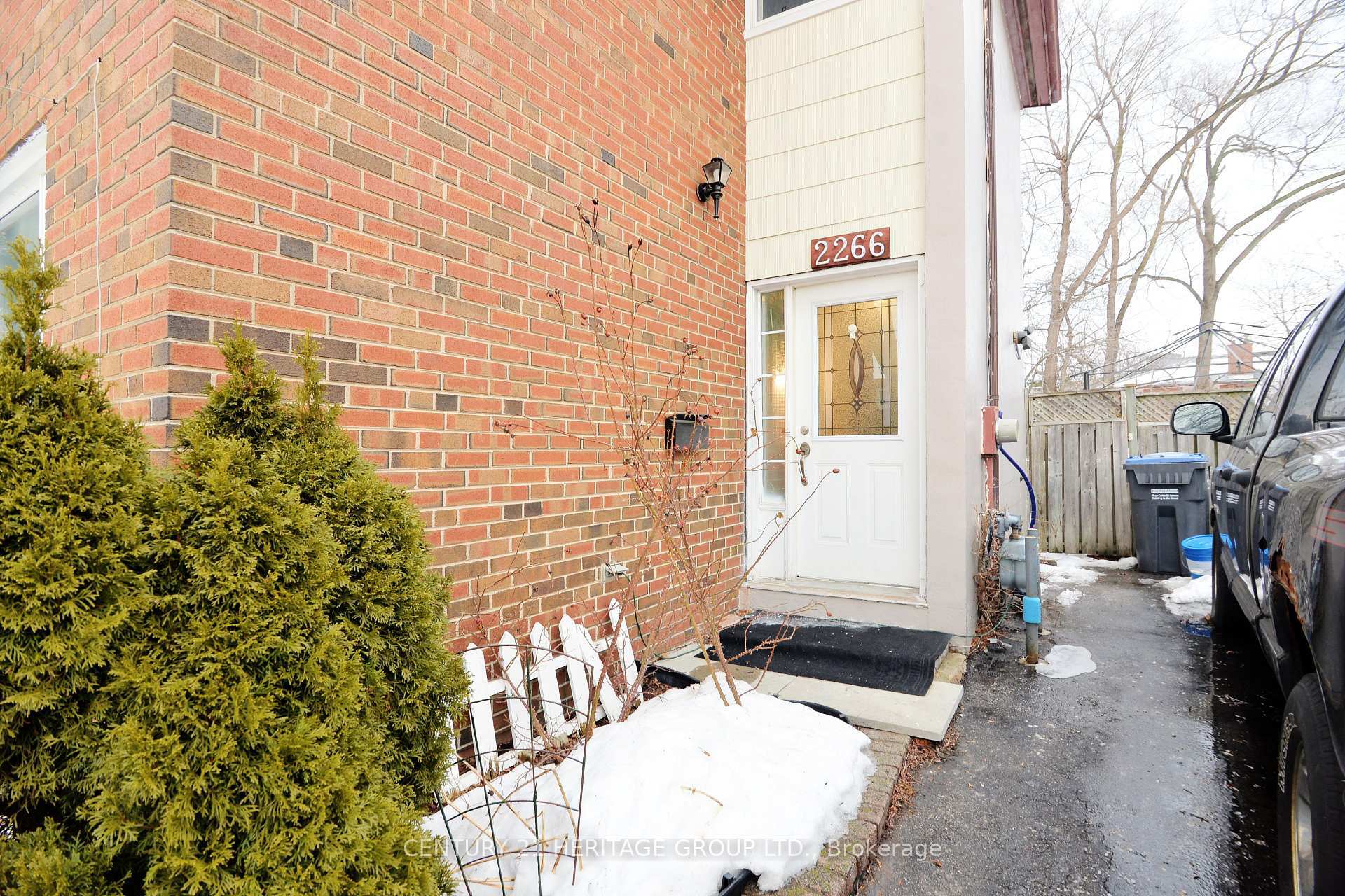 Property Photo:  2266 Brookhurst Road  ON L5J 1P9 