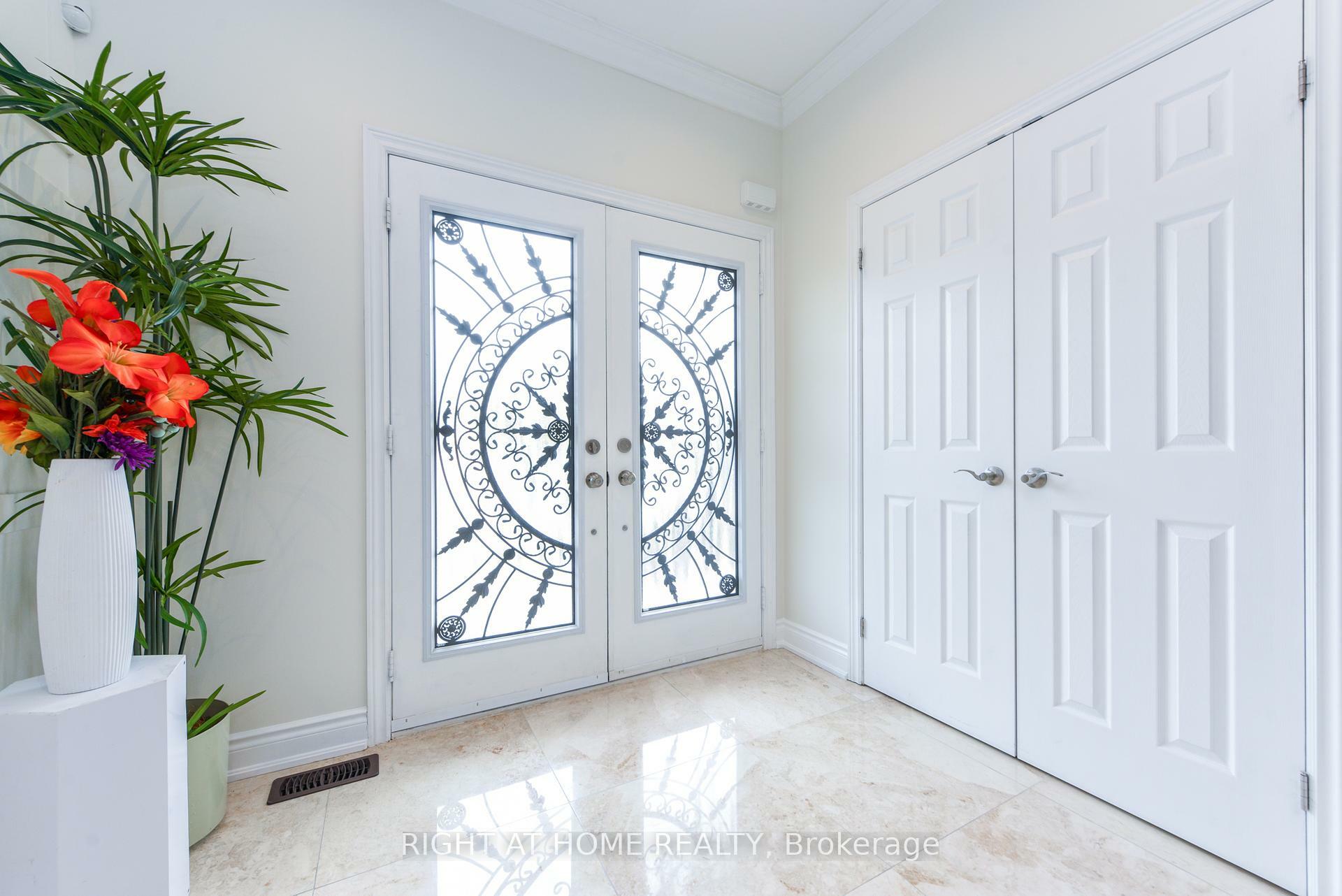 Property Photo: 7148 Wrigley Court ON L5W 0C8