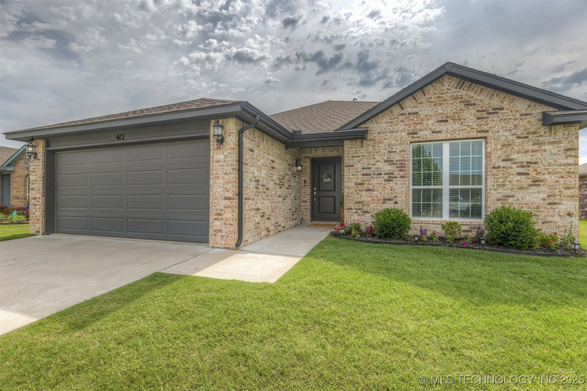 Property Photo: 413 S 48th Court OK 74014