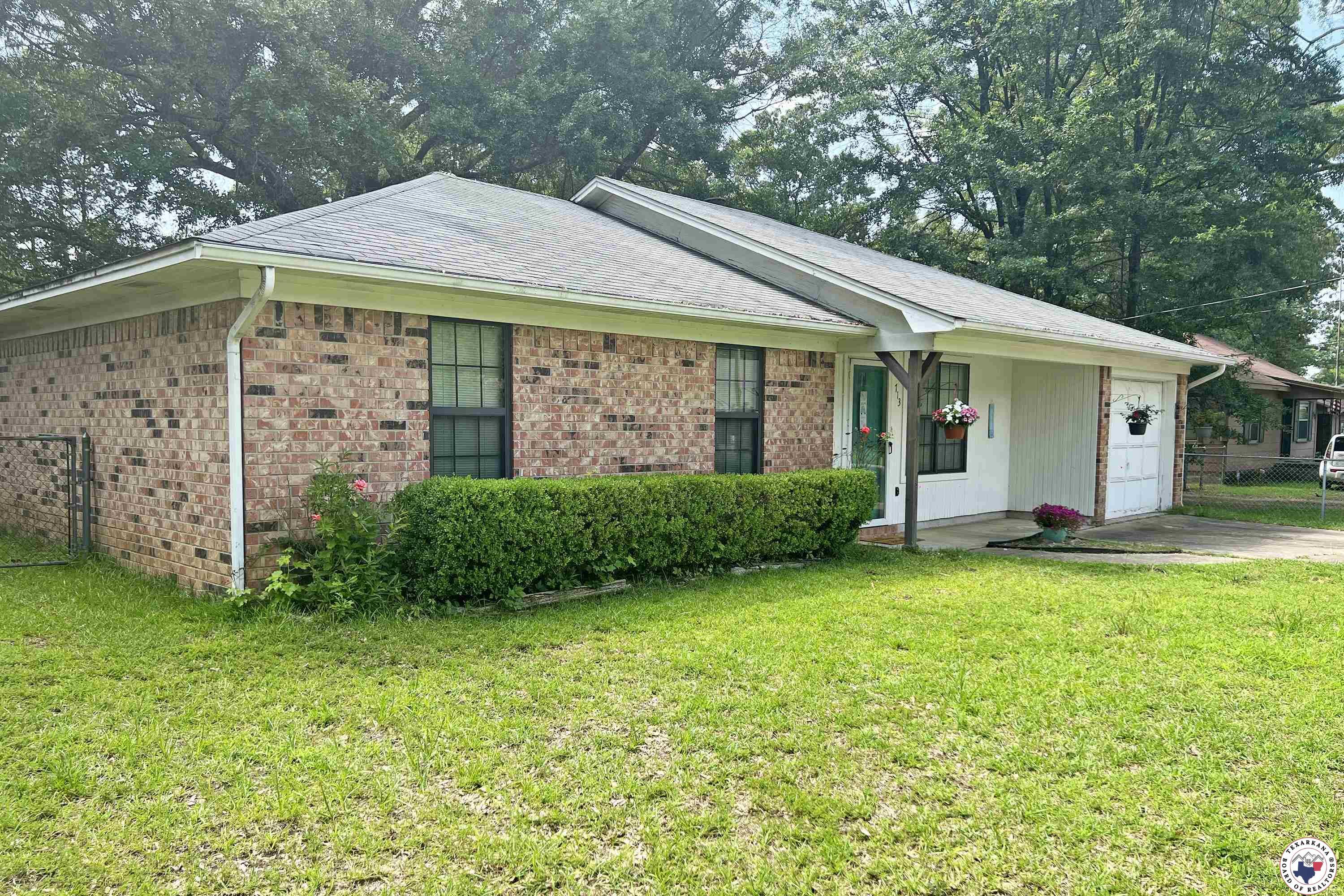 Property Photo: 713 Franklin TX 75501