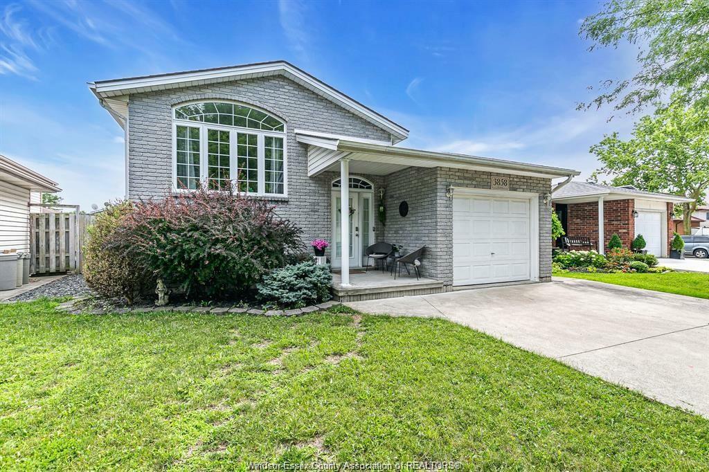 Photo de la propriété:  3858 Acorn Crescent  ON N8W 5R5 