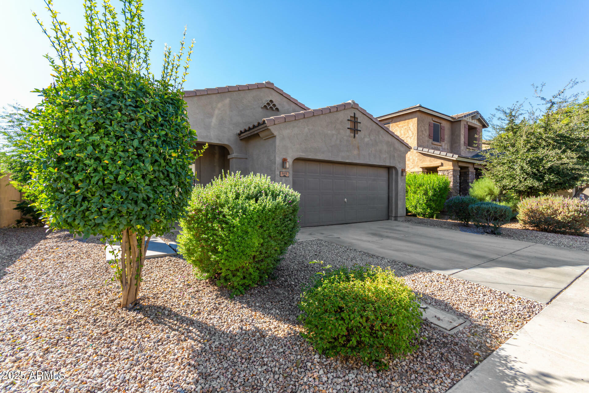 Property Photo: 865 E Del Rio Street AZ 85225