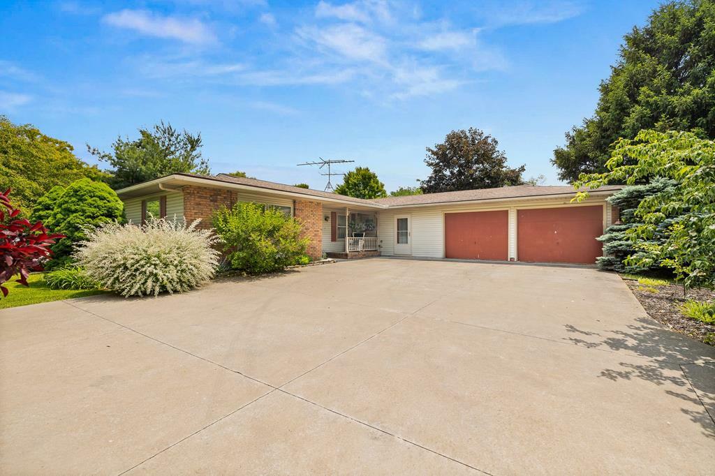 Property Photo: 1250 Hillcrest Dr. OH 44805