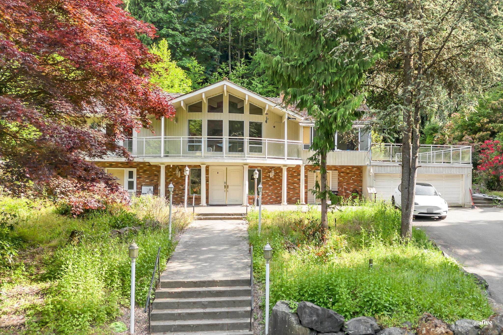 Property Photo: 13838 Crescent Road BC V4P 1K8