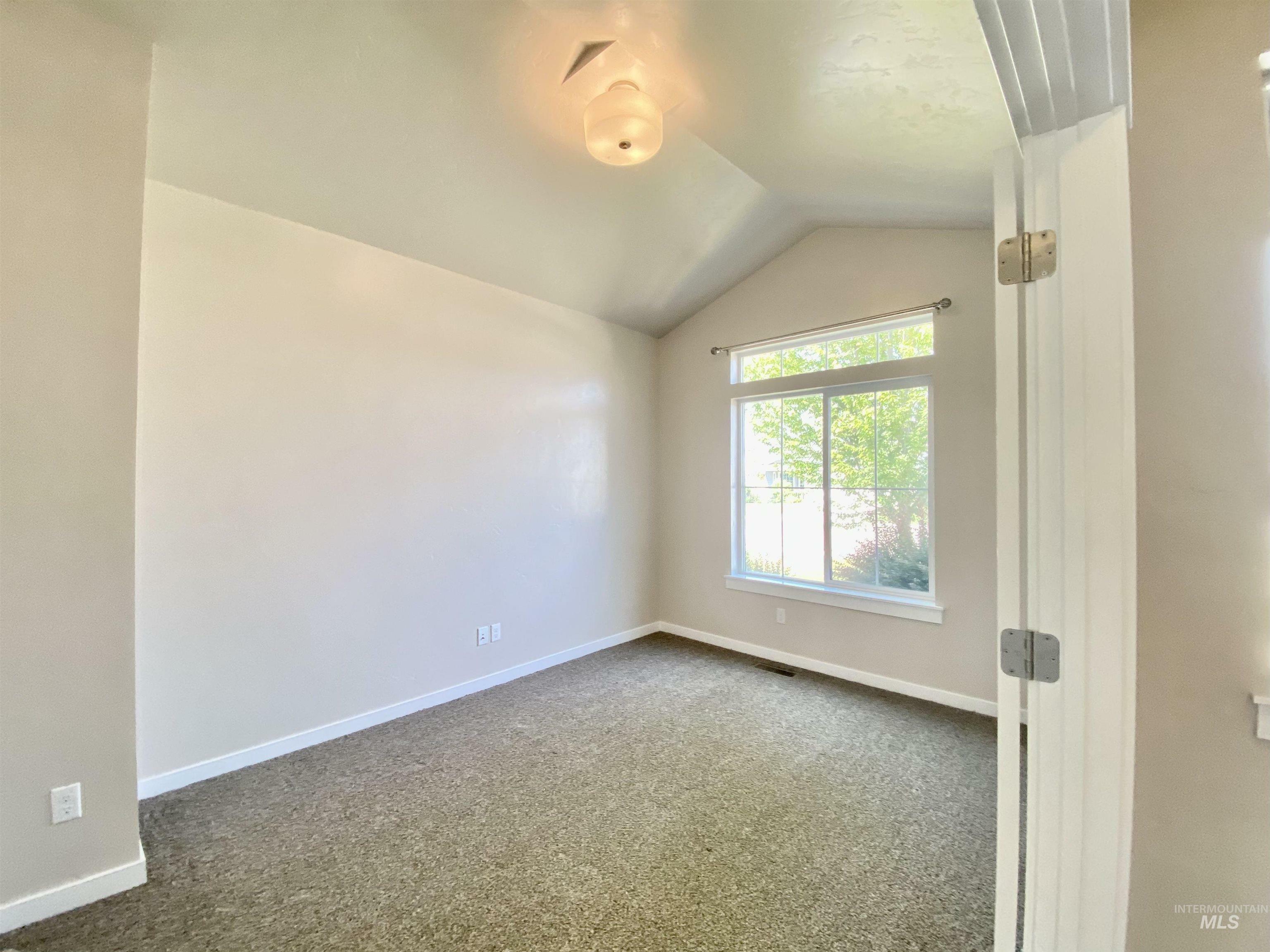 Property Photo: 1756 N Hornback Ave ID 83669