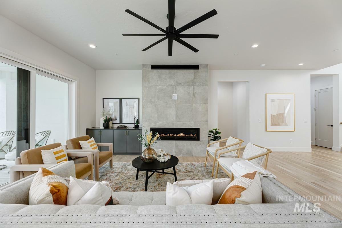 Property Photo: 2528 S Linnet Place ID 83716