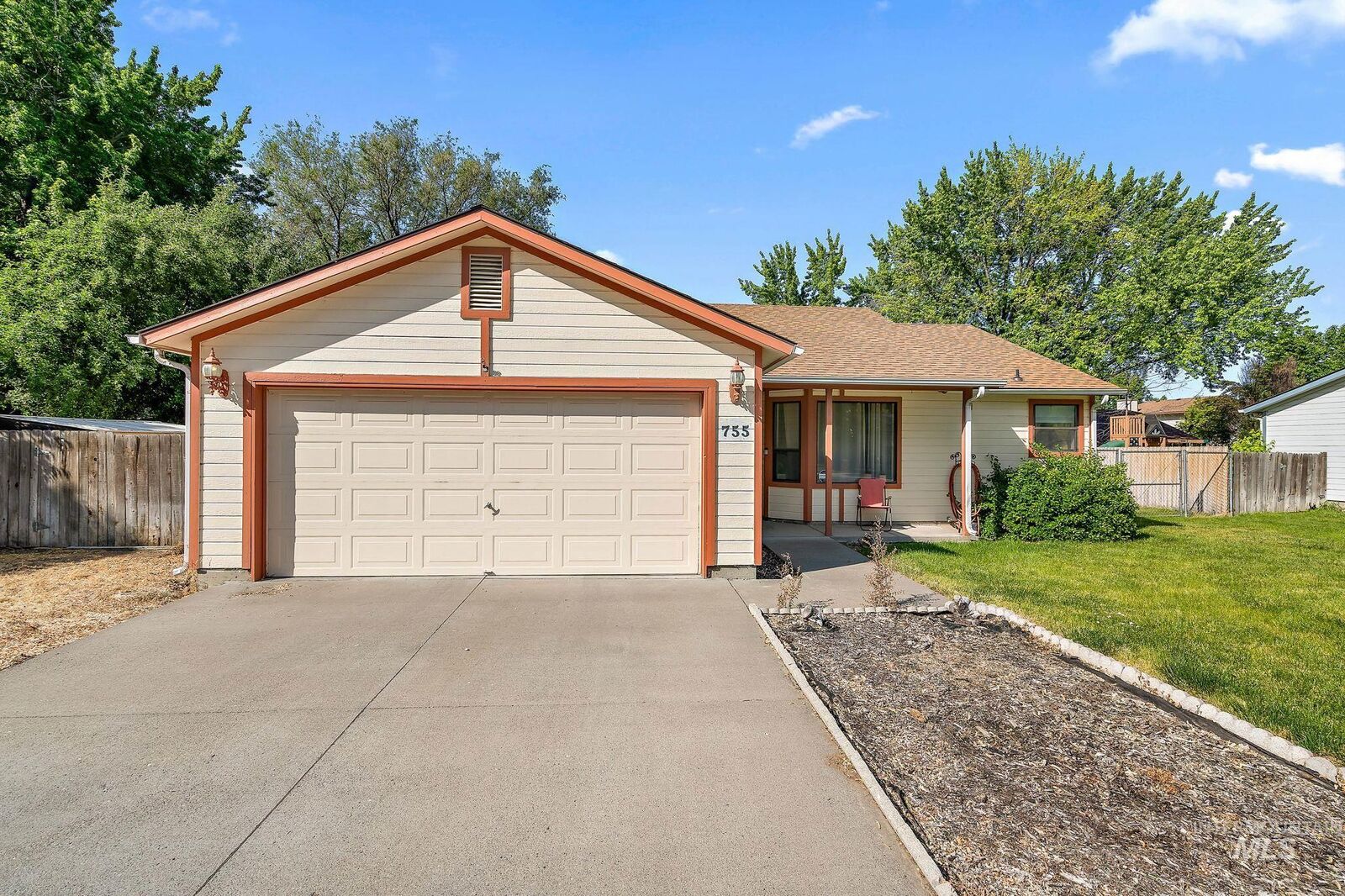 Property Photo:  755 Willow  ID 83647 