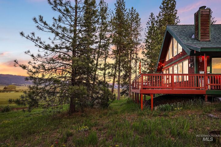 Property Photo: 3000 45th Parallel Road ID 83654