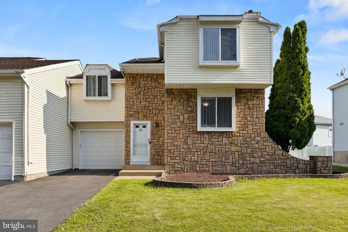 47 Geraldine Road  East Windsor NJ 08520 photo