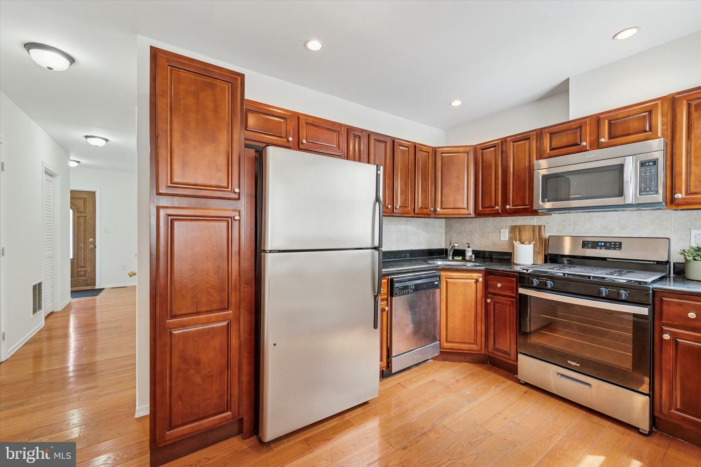 Property Photo: 1534 S 6th Street PA 19147