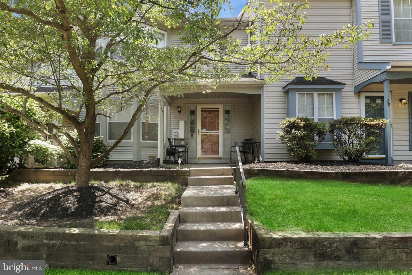 Property Photo:  27 Beacon Court  NJ 08691 