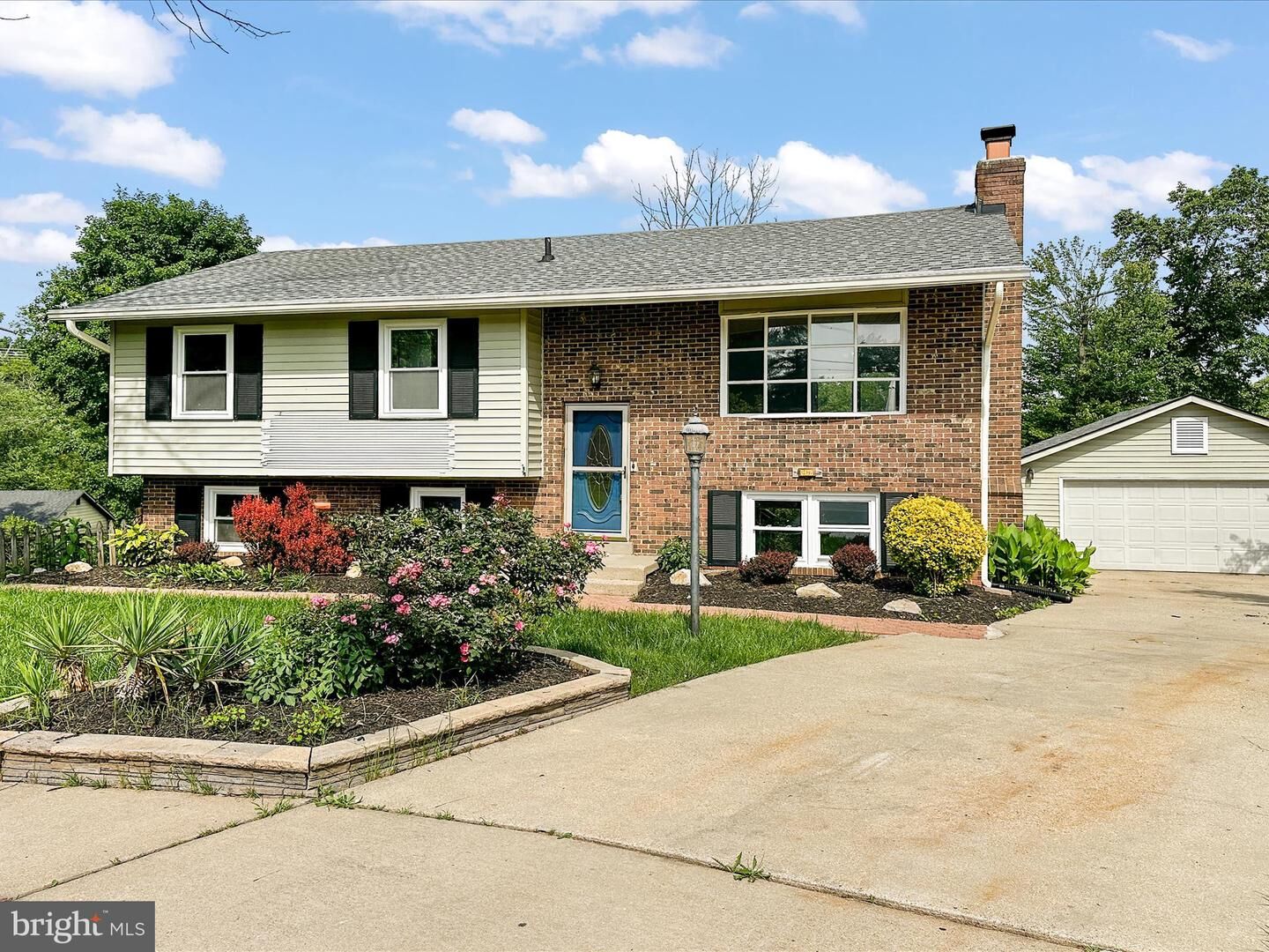 Property Photo: 12903 Eastham Court VA 22192