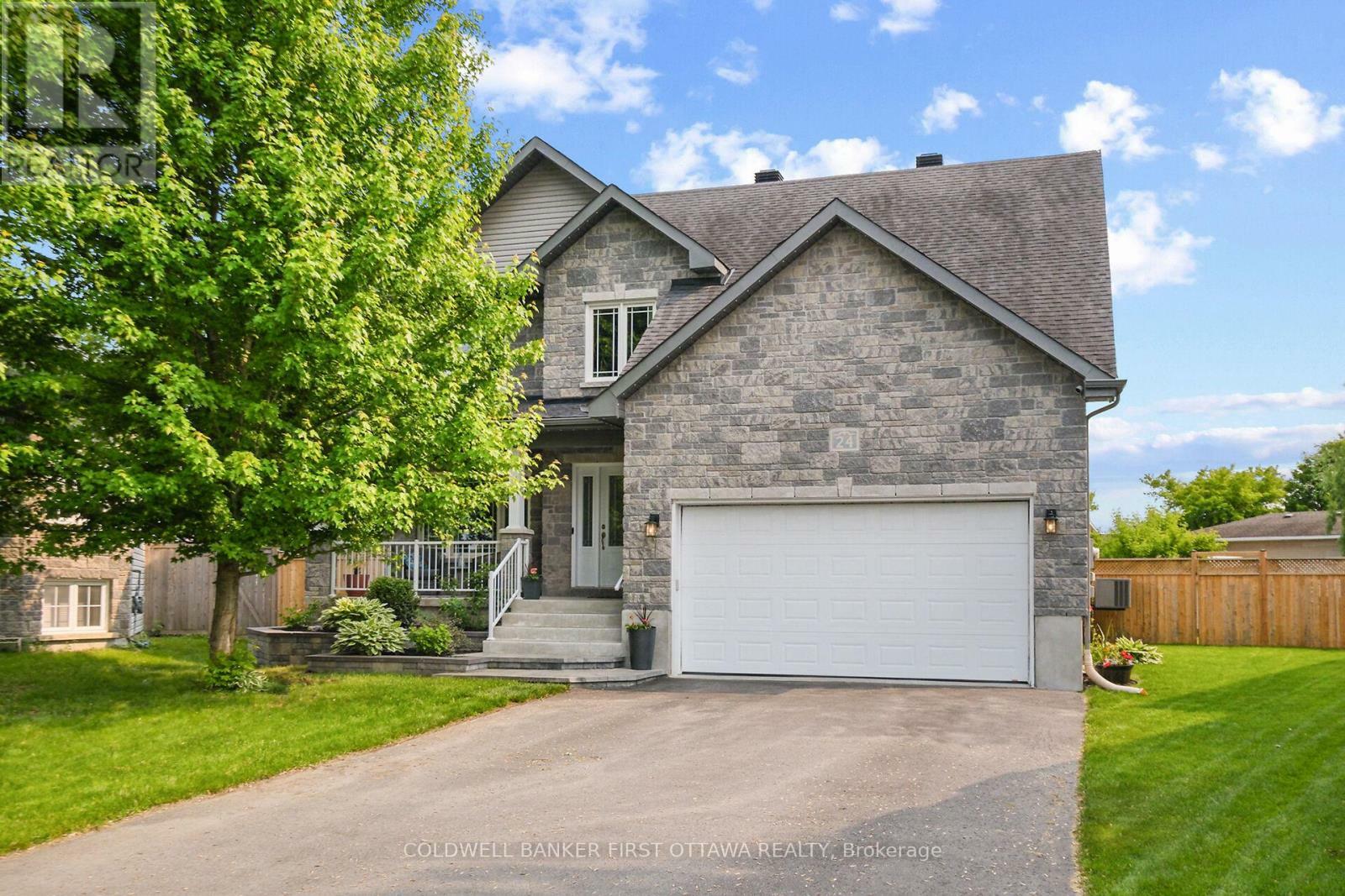 Property Photo: 24 Provost Street ON K0A 1R0