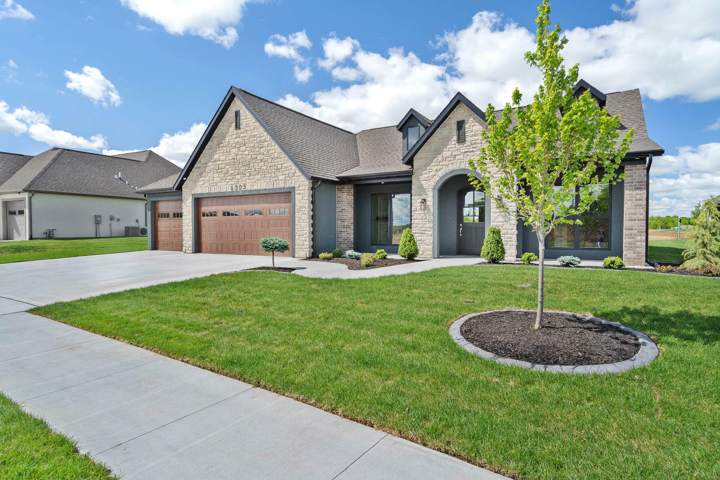 Property Photo: 6505 Cromford Ln MO 65201