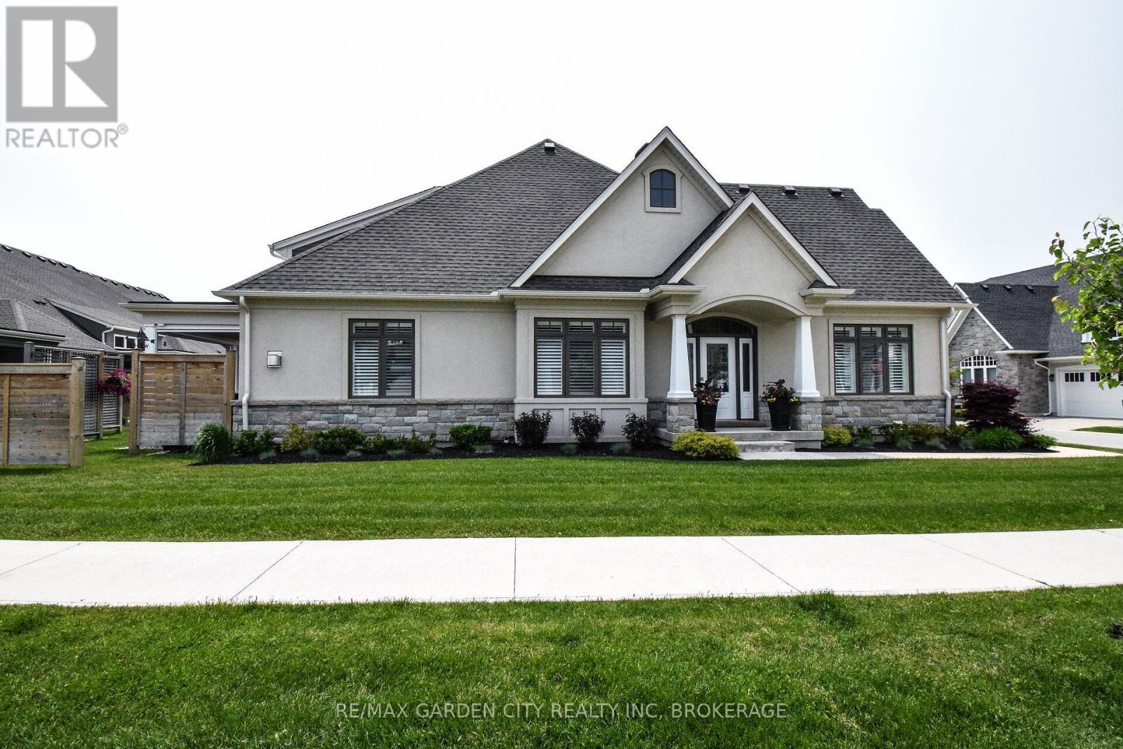 Property Photo: 2 Sassafras Row ON L0S 1N0
