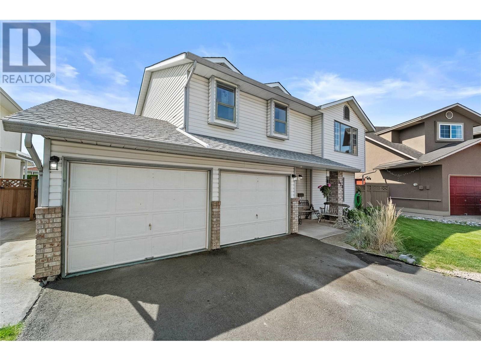 Property Photo: 953 Lincoln Court BC V2B 8K2