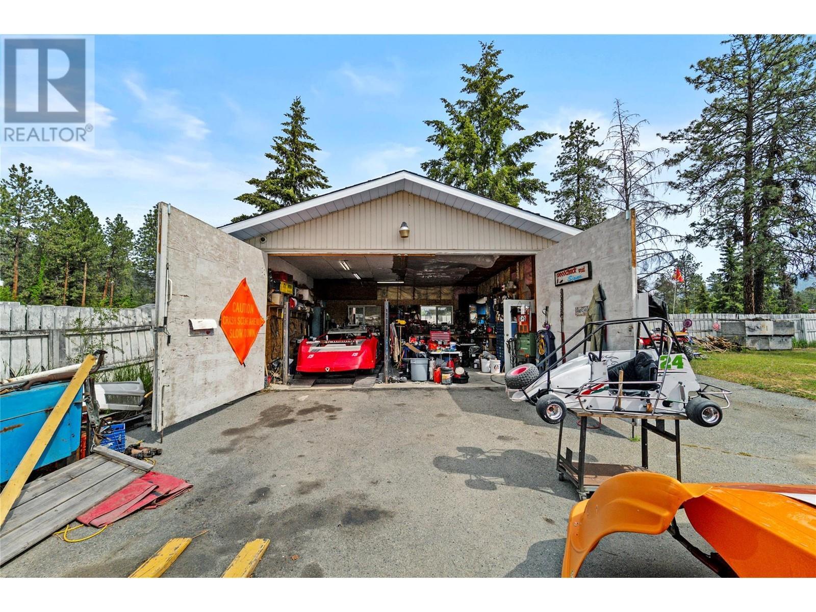Property Photo: 419 Dodding Avenue BC V0K 1Y0
