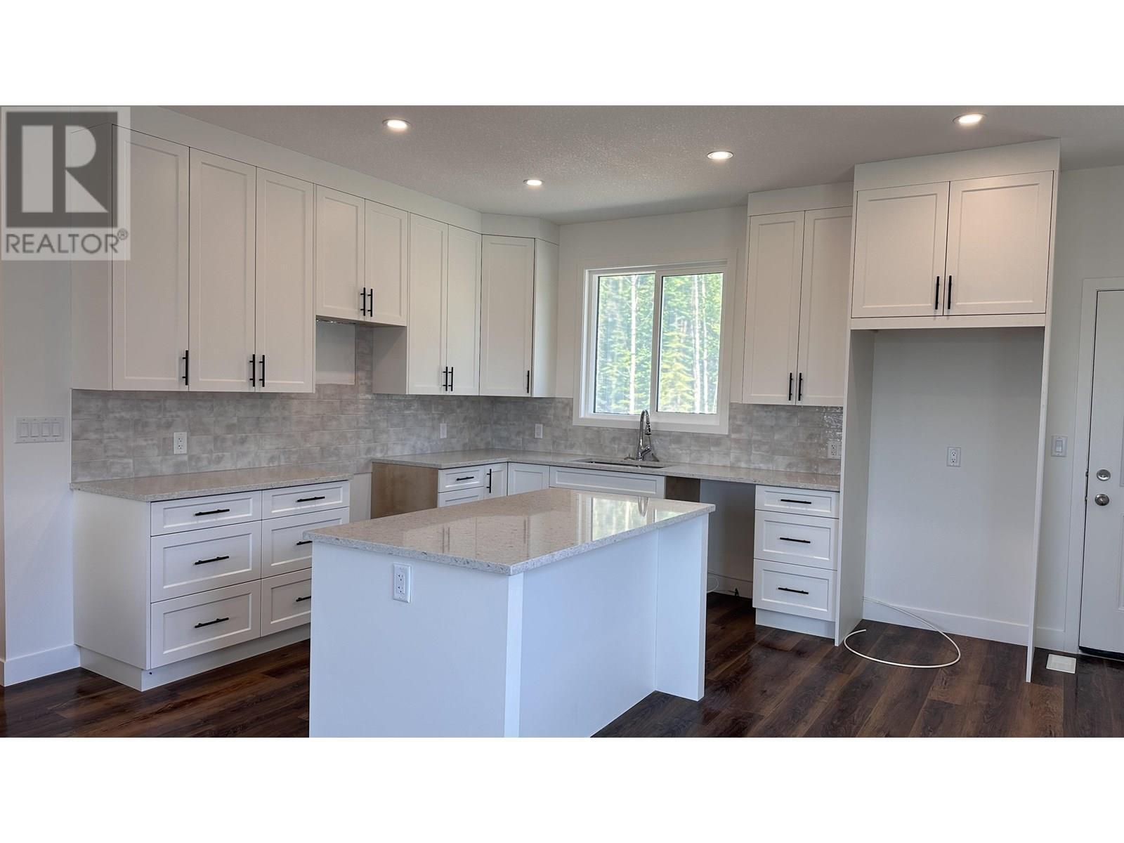 Property Photo: 7136 Hillu Road BC V2K 0B4