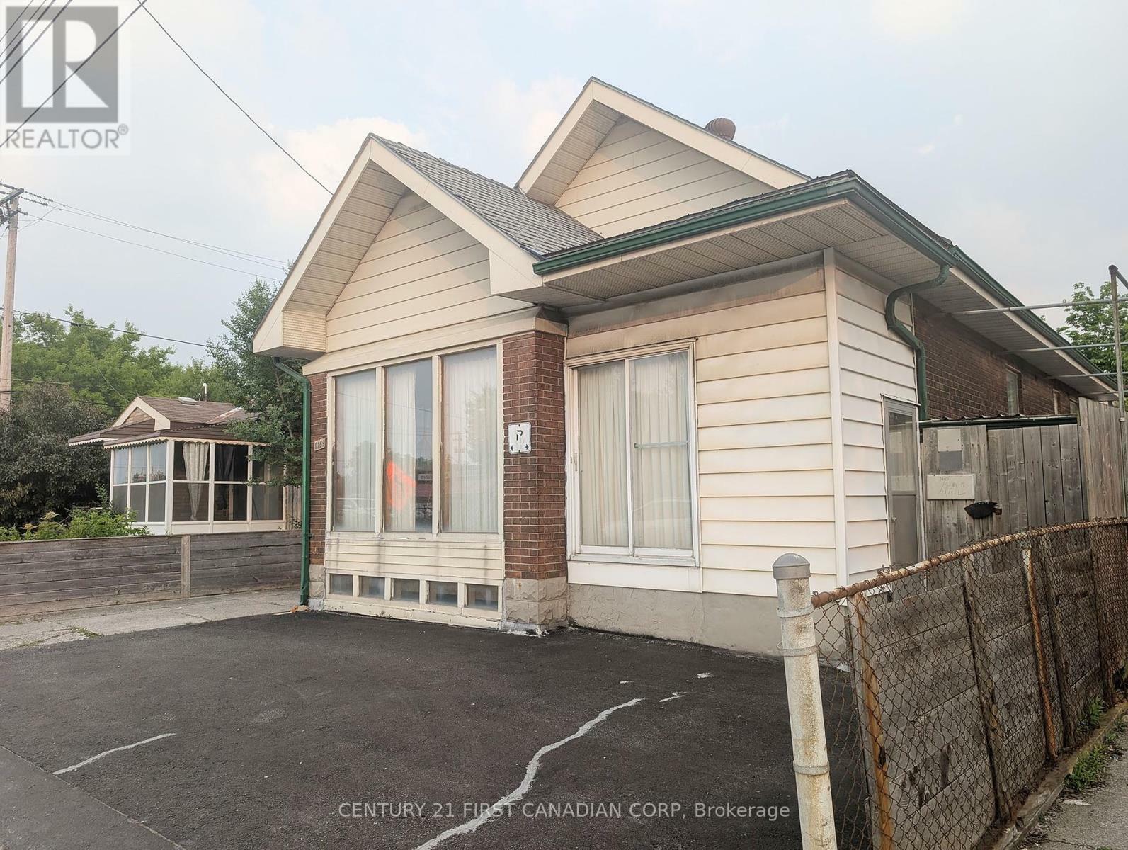 Property Photo: 1169 Oxford Street East ON N5Y 3L7