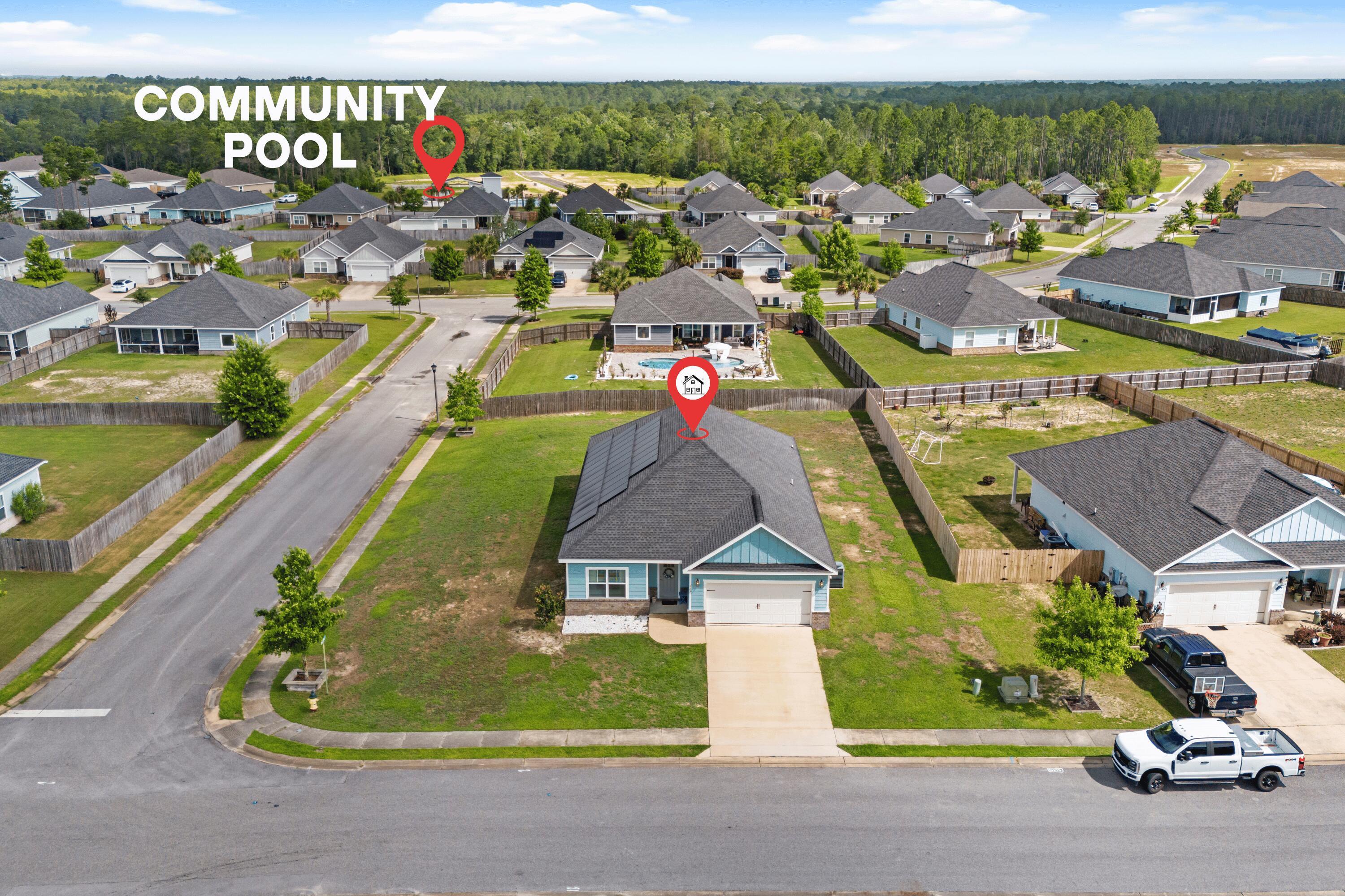 Property Photo: 809 Whispering Creek Avenue FL 32439