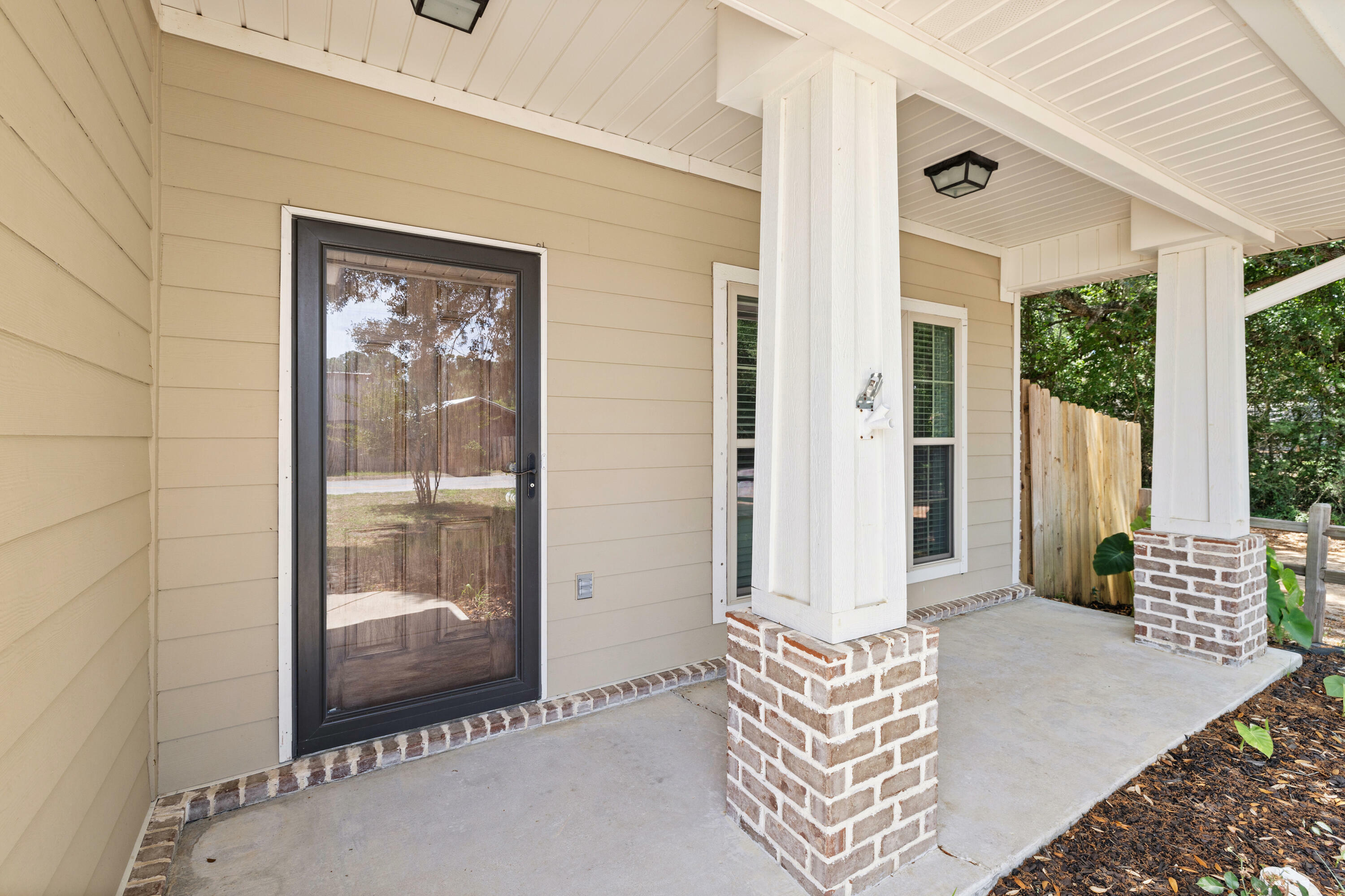 Property Photo: 8393 New Orleans Court FL 32566