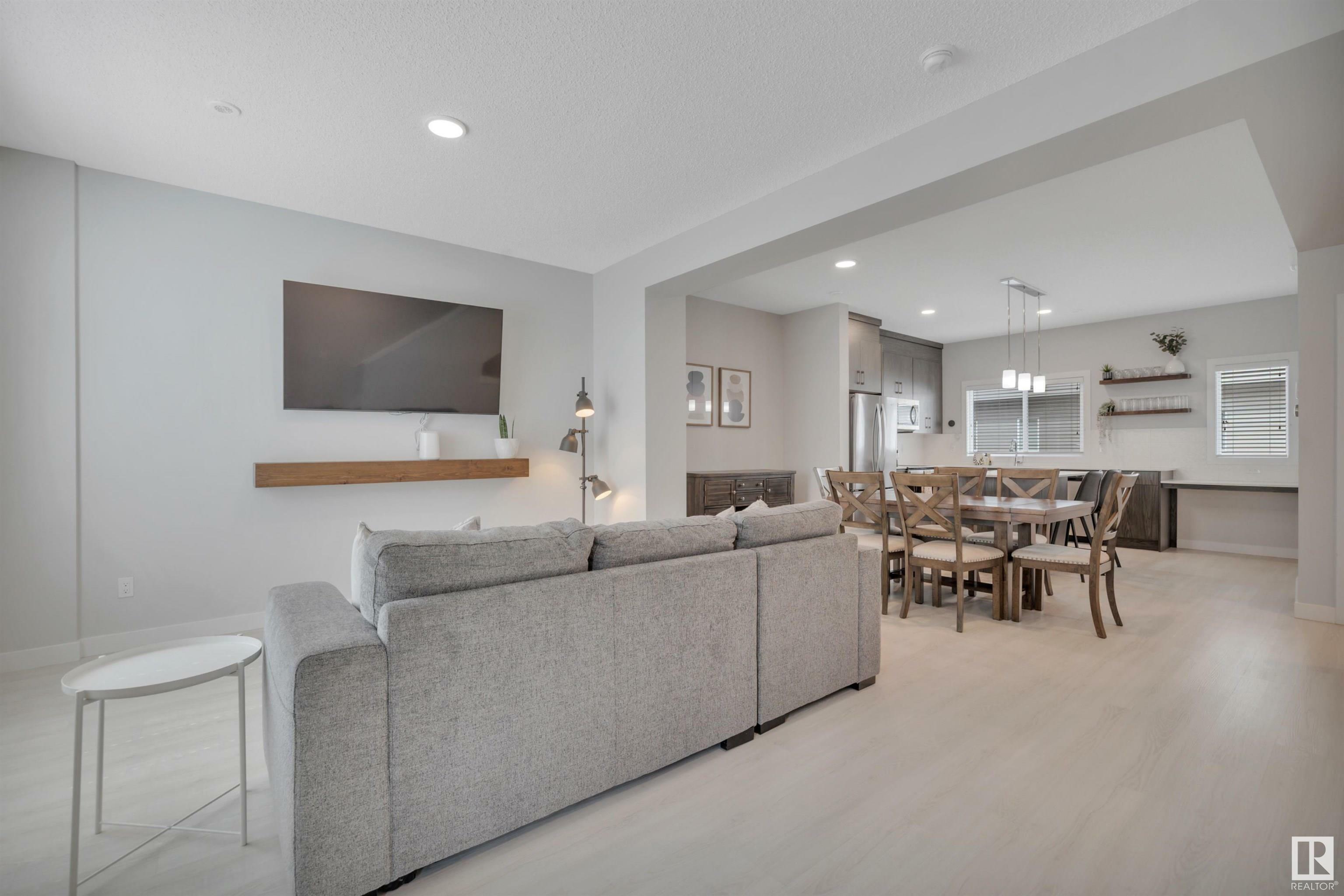 Photo de la propriété: 804 Welsh Drive SW 84 AB T6X 1Y8
