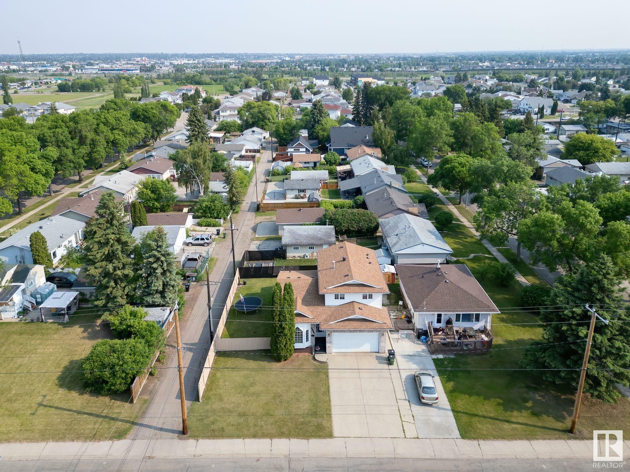 Photo de la propriété: 4708 122 Avenue NW AB T5W 5H4