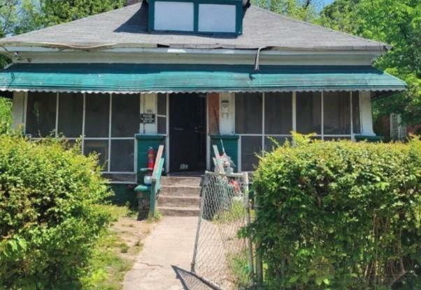 Property Photo:  901 Mayson Turner Road NW  GA 30314 