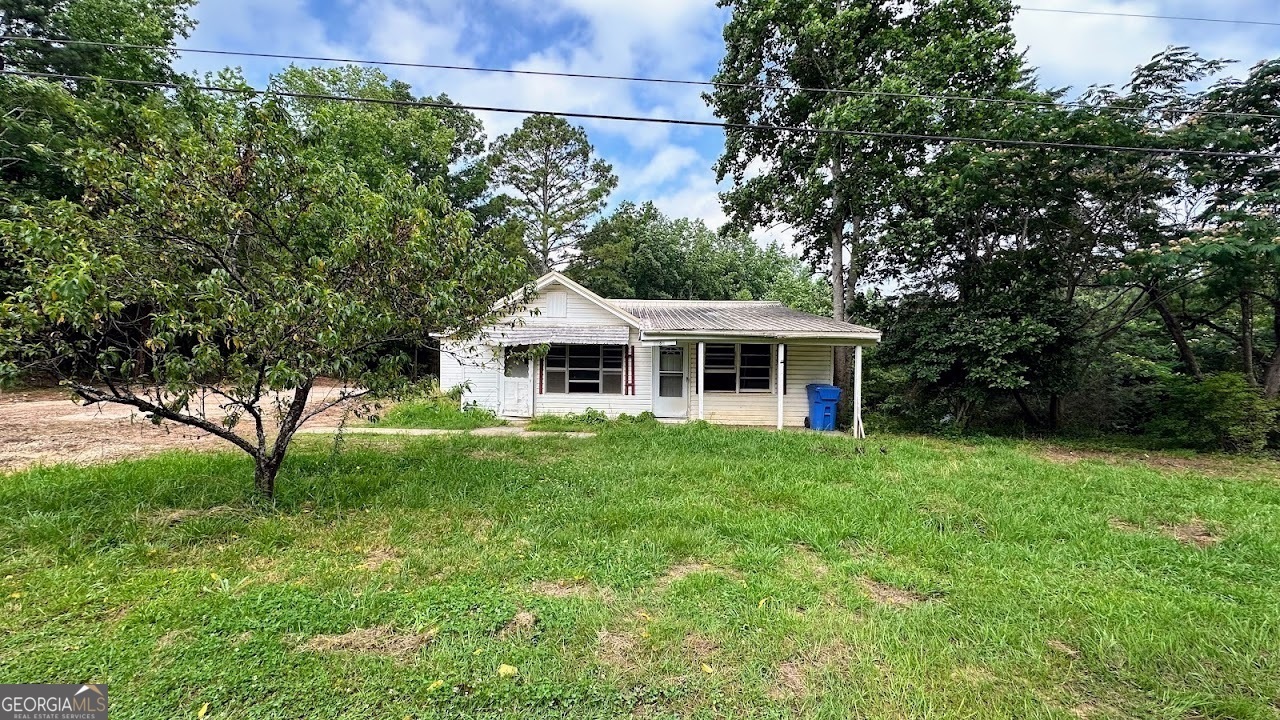 Property Photo: 1565 County Road 61 AL 36274