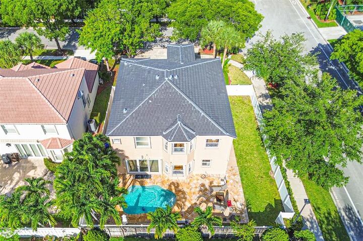 Property Photo: 5382 SW 158th Ave FL 33027