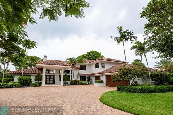 Property Photo: 9 N River Rd FL 34996