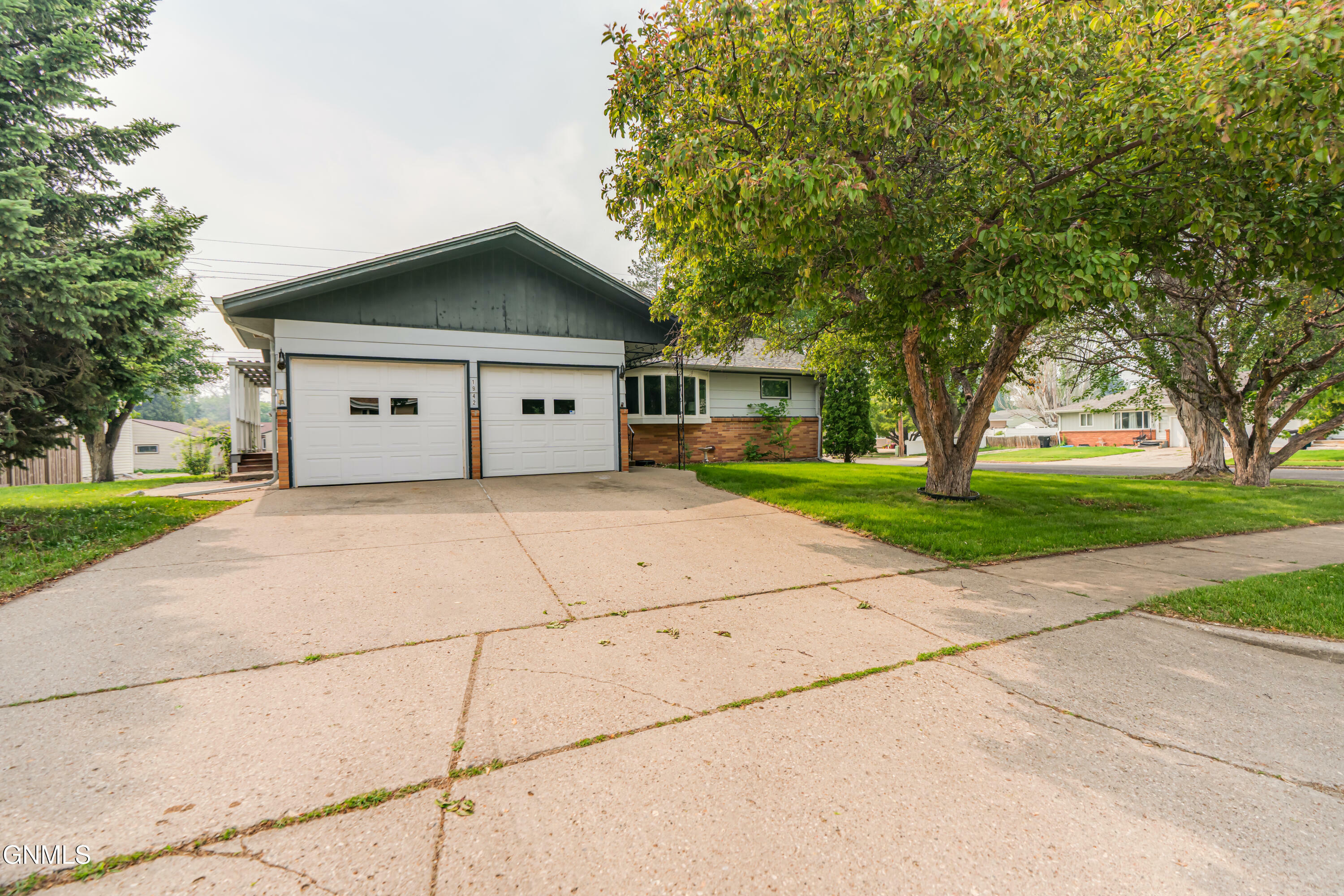 Property Photo: 1942 N 6th Street ND 58501
