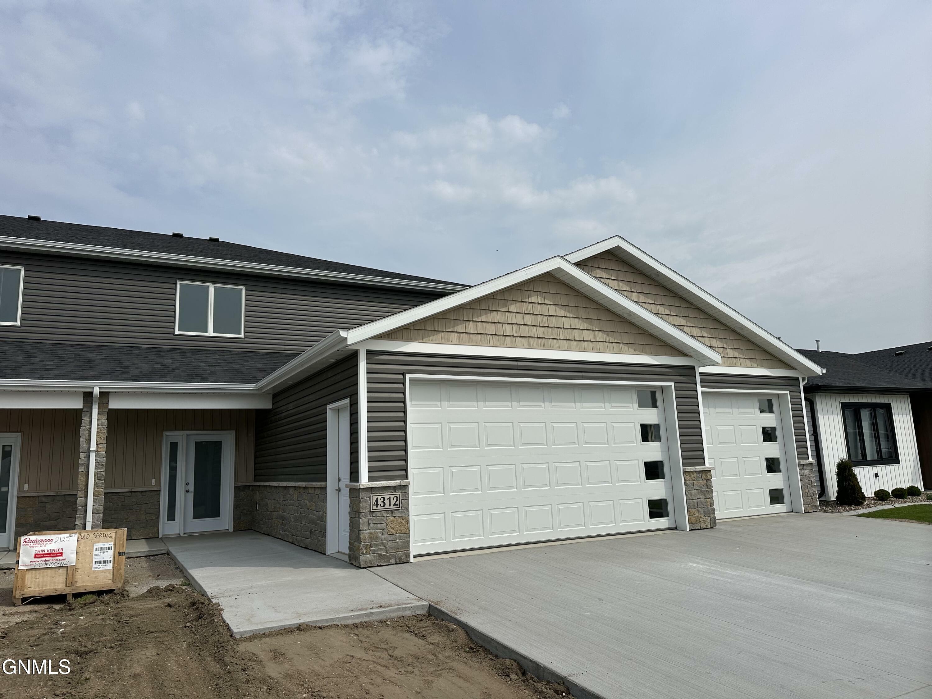 4312 Downing Street  Bismarck ND 58504 photo