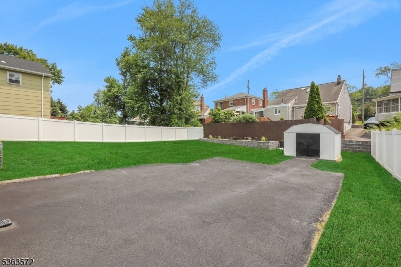 Property Photo: 18 Fundus Rd NJ 07052