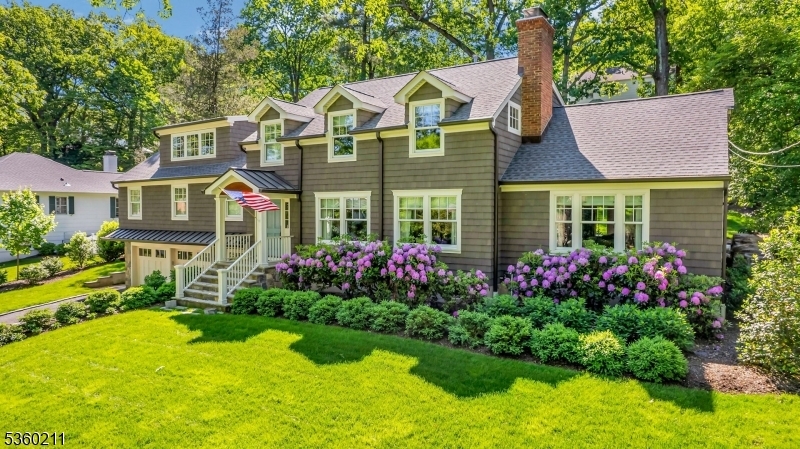 Property Photo: 16 Sweetbriar Rd NJ 07901