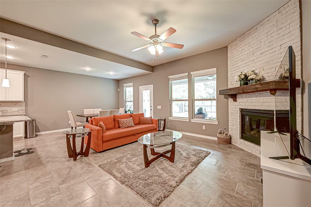 Property Photo: 103 Pioneer Canyon TX 77375