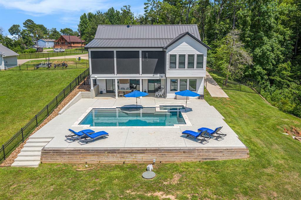 Property Photo: 111 Seagull Path TX 77364