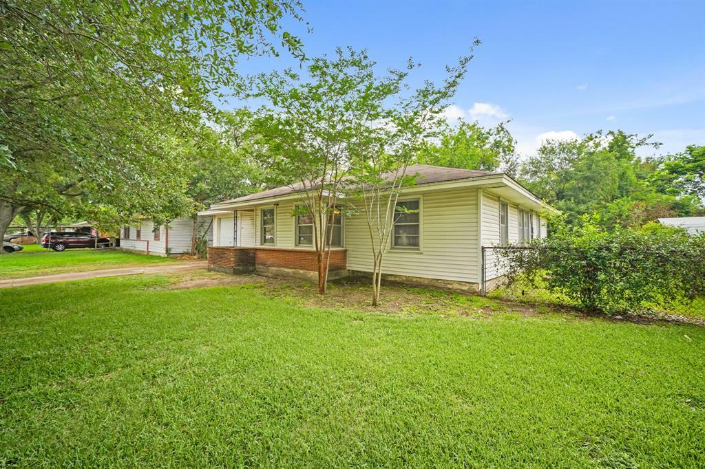 Property Photo:  5814 Darnell Street  TX 77074 