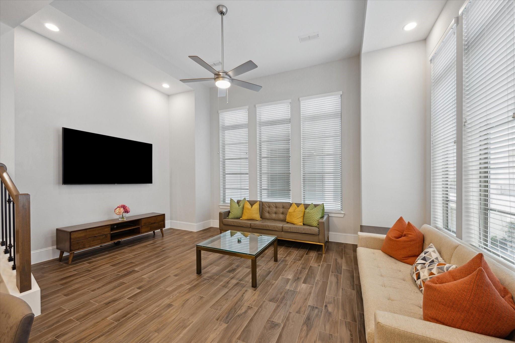 Property Photo: 5405 Larkin Street TX 77007
