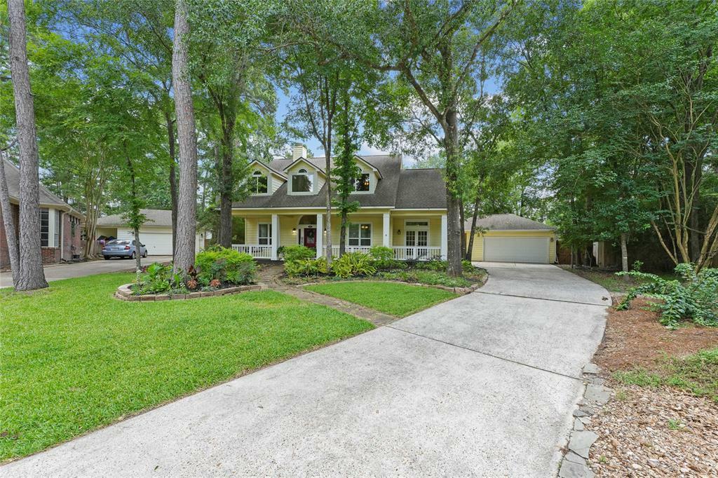 Property Photo: 255 S Crimson Clover Court TX 77381