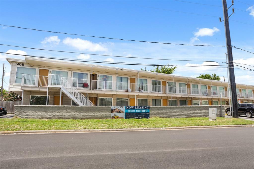 Property Photo: 1408 Hughes Street 11 TX 77023