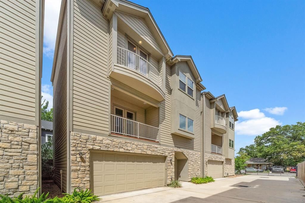 Property Photo:  610 W 28th Street B  TX 77008