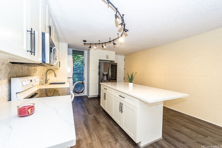 Property Photo:  95-273 Waikalani Drive D402  HI 96789 