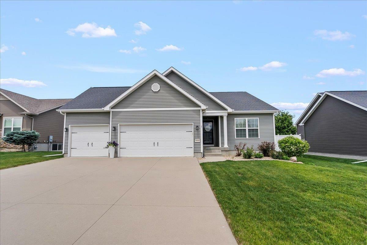 2924 Timber Cove Drive  Cedar Falls IA 50613 photo